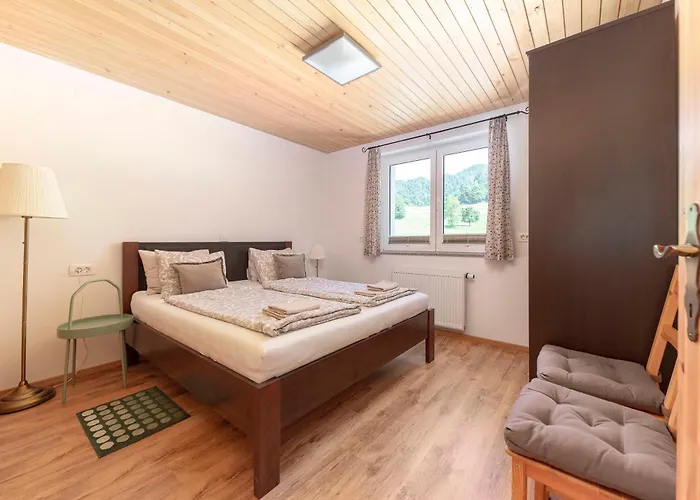 ファームステイ Turisticna Kmetija Marovt